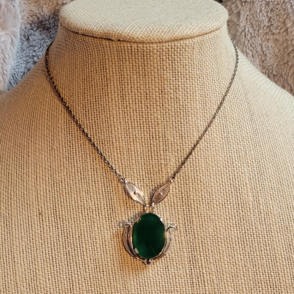 Sterling Necklace with Intricate Detail Oval Green Onyx Filigree Pendant - Picture 7 of 14